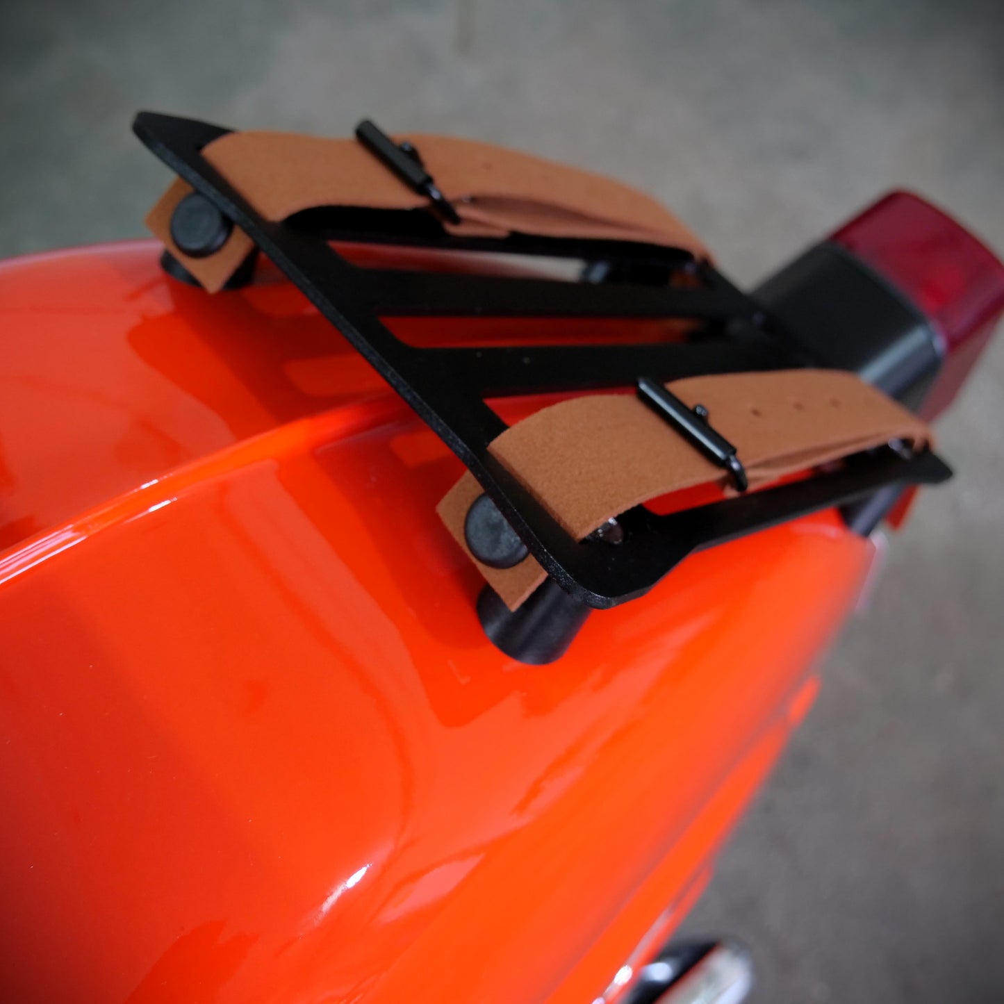 Simson Schwalbe Gepäckträger Leder v1